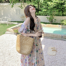 法式镂空露肩连衣裙女2025夏季新款超好看甜美减龄度假风碎花长裙，女装连衣裙，2C110