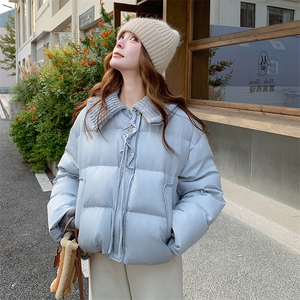 浅蓝色针织娃娃领羽绒服女2025冬季新款韩系温柔风减龄白鸭绒外套图片