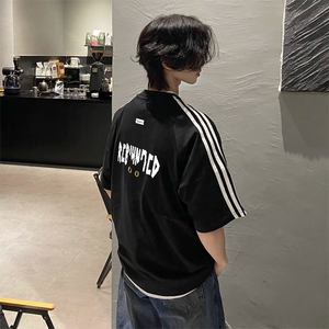 抖音得物高品质二开240克宽松纯棉美式潮牌三条杠织带短袖T恤图片