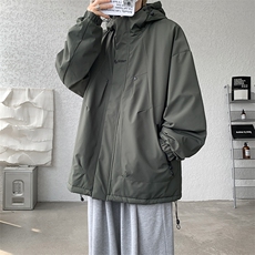 灰绿色