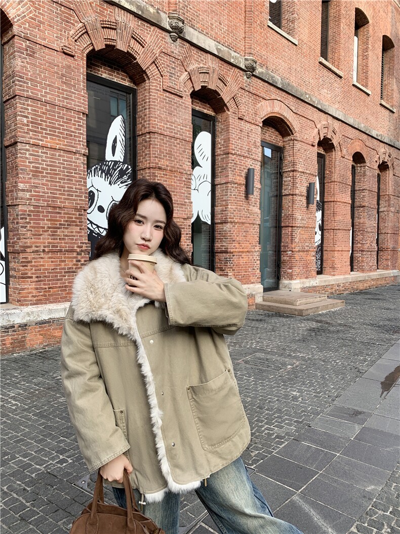 大毛领拼接内里派克羽绒服2025新款女冬爆款巨好看皮毛一体厚外套,女装羽绒服,2C125
