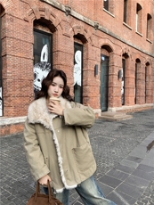 大毛领拼接内里派克羽绒服2025新款女冬爆款巨好看皮毛一体厚外套，女装羽绒服，2C125
