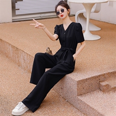 黑色工装连体裤女夏新款宽松高腰炸街网红直筒休闲连衣裤子，女装连体裤，微微衣阁