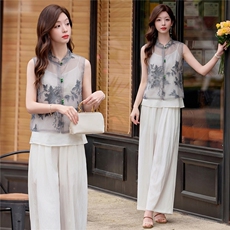 淡灰色马甲