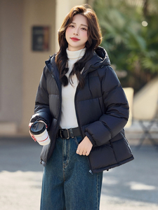 黑色百搭加厚连帽羽绒服女时尚修身显瘦5层分格冬天保暖外套图片