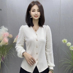 大码蕾丝长袖拼接打底衬衫女秋冬新款复古法式气质显瘦内搭上衣厚图片