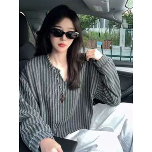 美式高街千鸟格子长袖T恤男女亨利V领英伦雅痞休闲宽松长袖打底衫图片