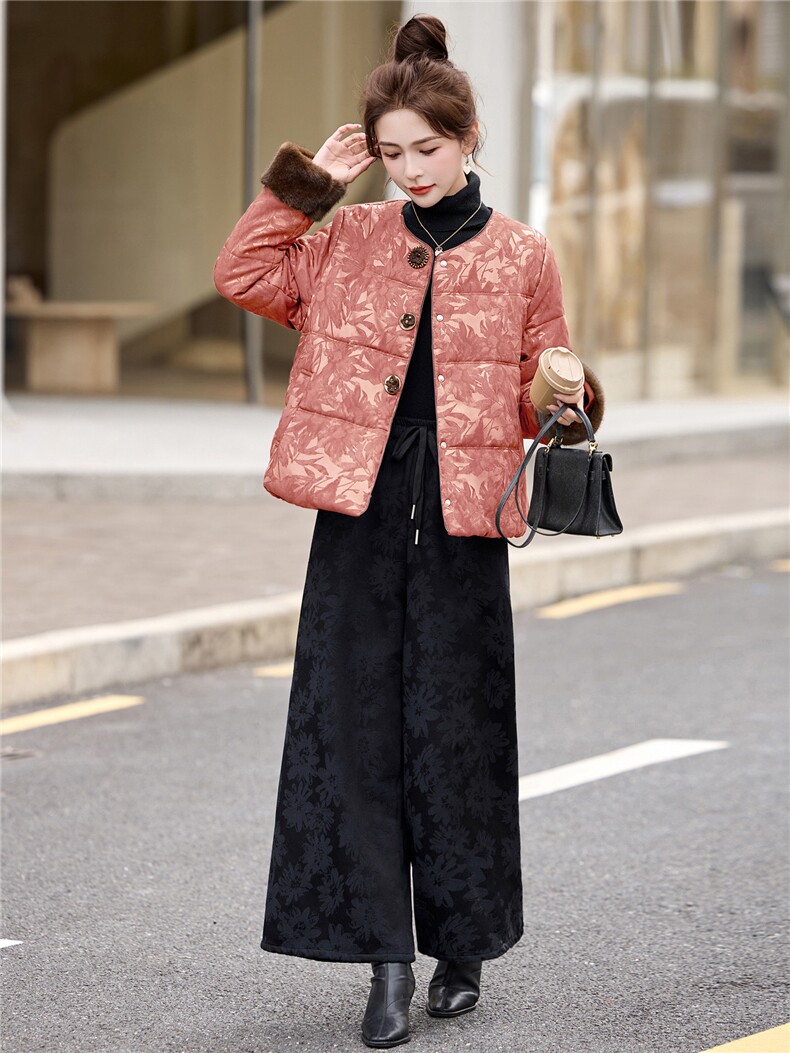 现货2025年新款羽绒服女复古新中式提花套装女加厚加绒休闲阔腿裤,女装羽绒服,璐依舞