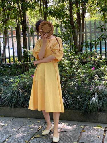 后背设计连衣裙，女装连衣裙，Must Bloom绽放