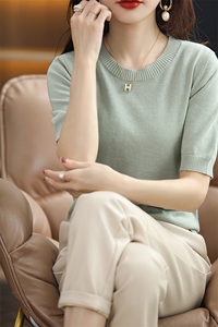 时尚百搭圆领短袖针织衫 秋季新款休闲舒适女装毛衣图片