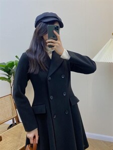 独屿 收腰赫本大衣 现货图片