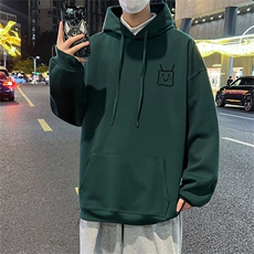 墨绿色