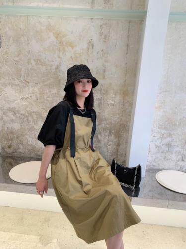 夏季新款背带裙两件套，女装，红头发儿