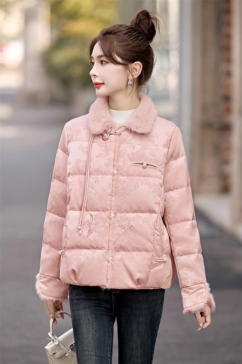 新中式国风羽绒服女2024冬季新款超好看洋气独特别致短款粉色外套,女装羽绒服,伊仟回