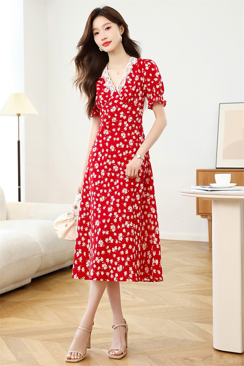 红色泡泡袖碎花连衣裙女装2025夏季小个子度假风v领沙滩中长裙子,女装连衣裙,艾米