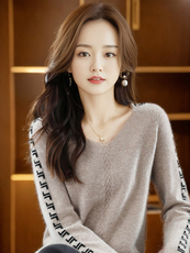 时尚百搭V领长袖针织衫女秋冬季新款显瘦修身短款套头毛衣打底衫，女装针织衫/毛衣，斯美雅安迪绒
