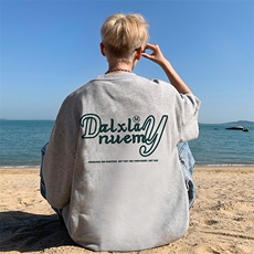 浅灰色