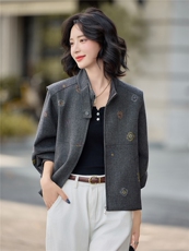 高级灰立领刺绣毛呢外套女短款时尚夹克上衣2026年春季新款夹克衫，女装短外套，梦懿尔