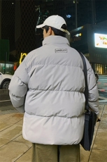 粉红色