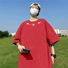 酒红色