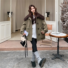 羊羔毛大翻领派克服女2025冬白鸭绒韩版宽松加厚保暖牛角扣羽绒服，女装羽绒服，慧尚2-185