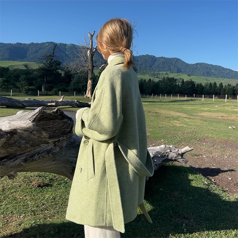 2025年夏季常规中长款长袖纯色时尚百搭简约大方短款大衣,女装双面呢大衣,蒙绒特