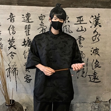 黑色