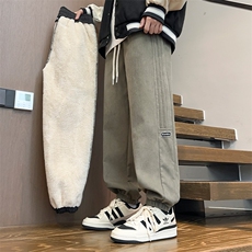 军绿色