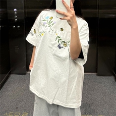 白灰色
