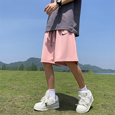 粉红色