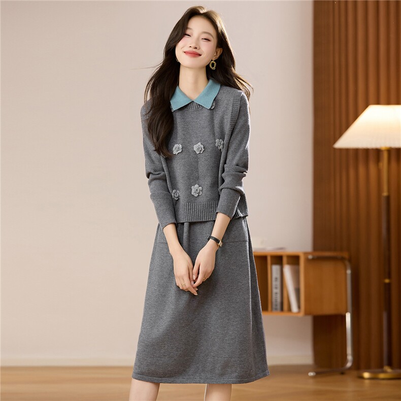 高级感拼色翻领针织马甲连衣裙女2025新款秋冬洋气减龄毛衣两件套，女装羊毛衫，艾米
