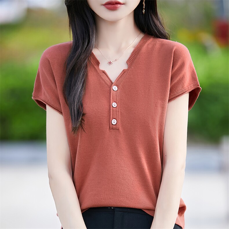 25夏季短袖女纯棉短款宽松V领T恤纯色三扣设计感针织半袖新款上衣,女装T恤,斯美雅电商供货