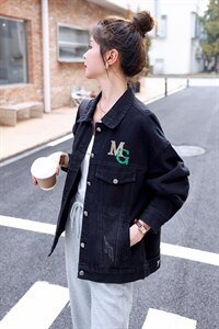 牛仔外套女短款2025春秋新款小个子妈妈宽松时尚牛仔衣夹克衫上衣图片
