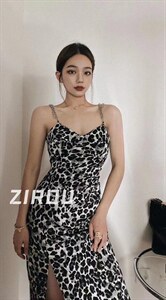 设计感吊带连衣裙,女装背心吊带,ZIA