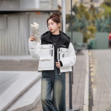 时尚靓丽屋外白鸭绒羽绒服，女装羽绒服，衣佳和