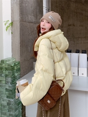 现货新款独特超好看短款羽绒服女款冬季连帽面包服小个子羽绒外套，女装羽绒服，网红馆
