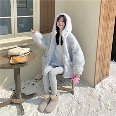 浅蓝色软糯皮毛一体羊羔毛外套女秋冬2025新款温柔甜美巨好看棉服，女装皮草，2C332