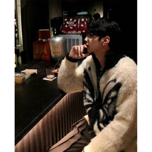 高级感蝴蝶重磅毛衣男撞色慵懒风针织开衫外套潮 M025图片