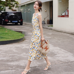 法式碎花连衣裙两件套夏季女装2025新款洋气减龄显瘦背心套装裙子图片