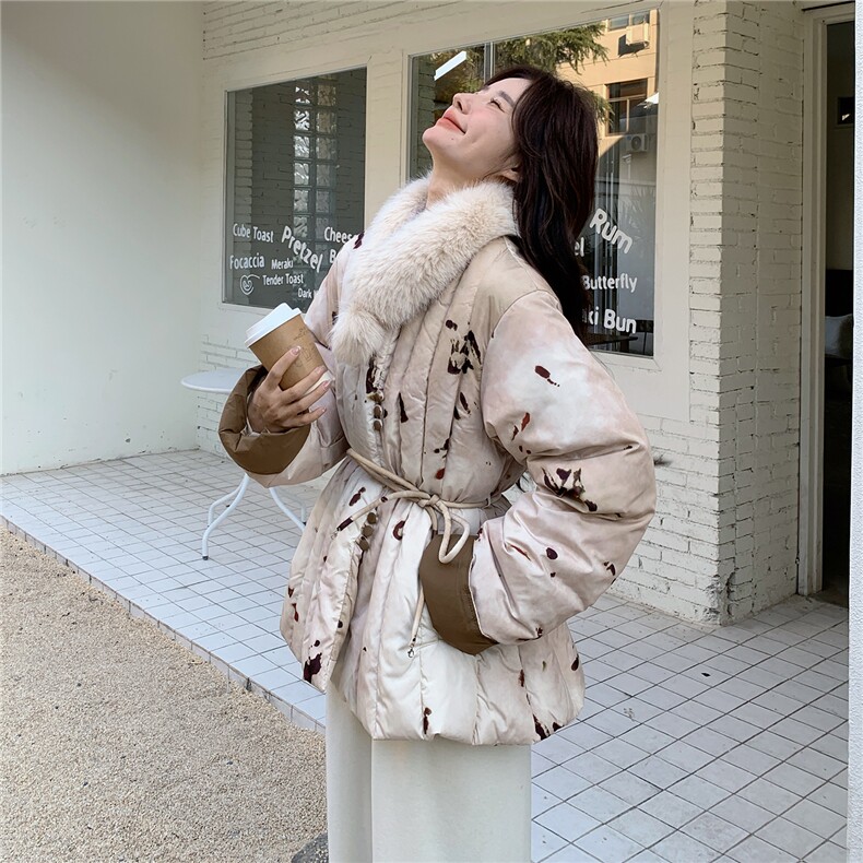 新中式轻熟风晕染碎花真毛领羽绒服女2025冬季系带收腰白鸭绒外套,女装羽绒服,艾米莉亚