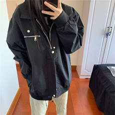 黑色