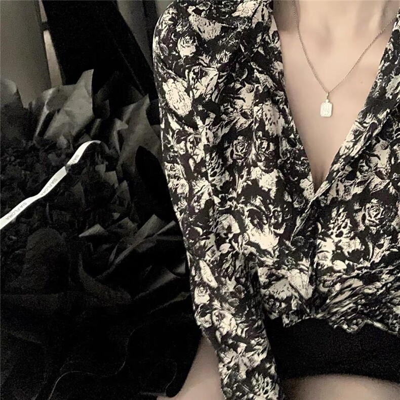 【现货】秋季新款玫瑰花衬衣，其它，色调轩