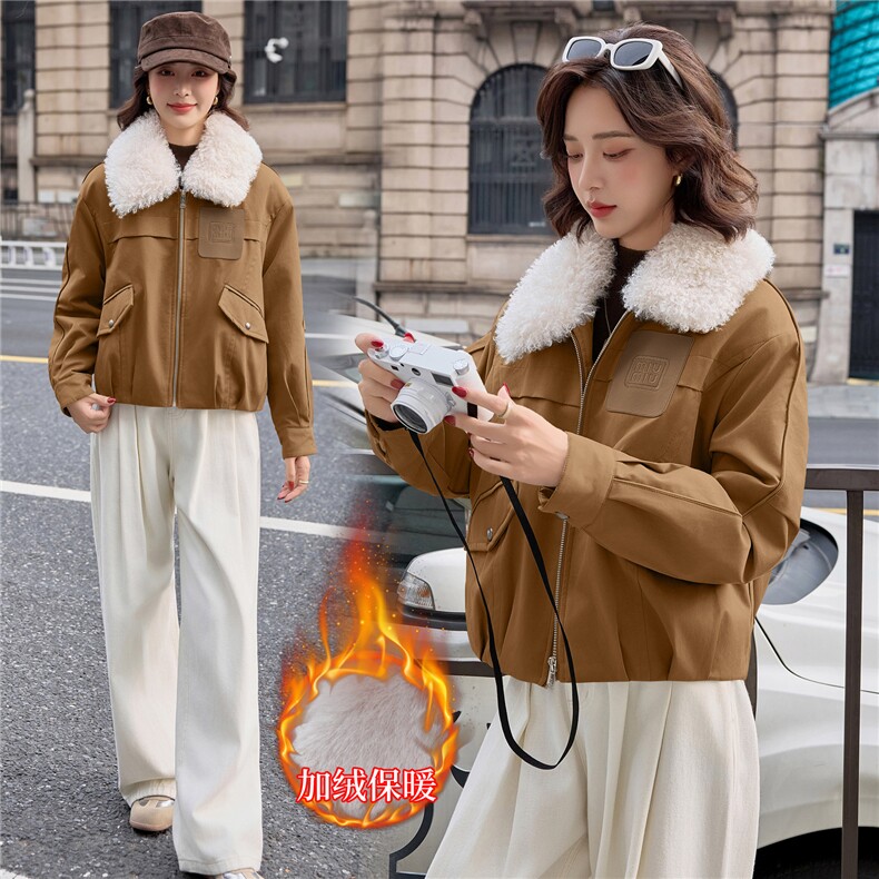【大量现货】短款外套女2025秋冬新款小个子巨好看的加绒加厚羊羔毛翻领派克服,女装棉衣/棉服,依路服饰