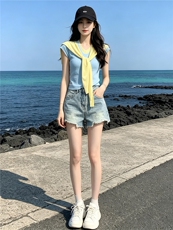 时尚穿搭套装女夏修身显瘦V领系带披肩假两件上衣牛仔短裤两件套，女装套装/套裙，江南