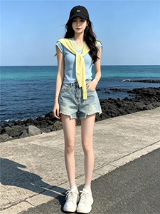 时尚穿搭套装女夏修身显瘦V领系带披肩假两件上衣牛仔短裤两件套图片