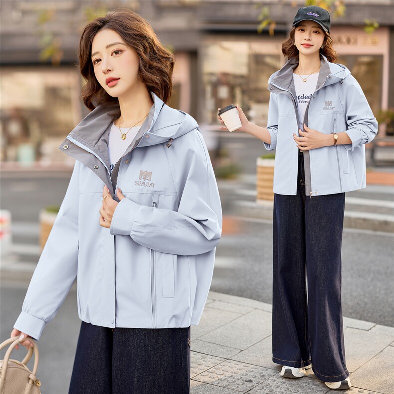 2026年春季休闲风连帽刺绣外套，女装短外套，依路服饰