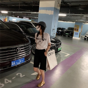 不规则西装中裤图片