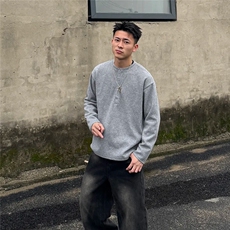 灰色