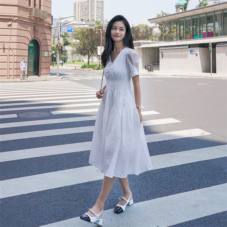 蓝色中长款2025新款收腰短袖连衣裙夏季过膝v领气质显瘦a字裙子女,女装连衣裙,梦懿尔