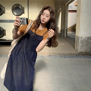 法式牛仔吊带连衣裙套装女2025夏季新款巨好看休闲减龄T恤两件套图片